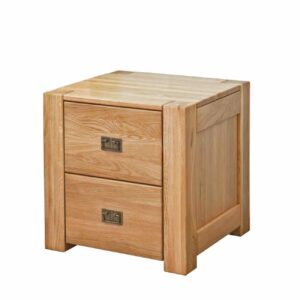 Der Nachttisch Troja aus Eiche ist ideal für diejenigen, die Qualität und Stil bevorzugen. Mit seinem schlichten und eleganten Design ist er ein großartiger Blickfang in jedem Raum.