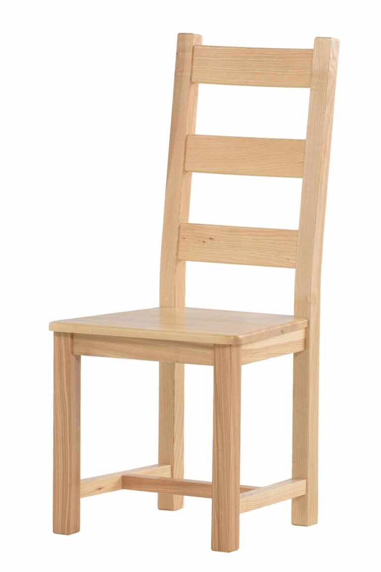 Eschenstuhl Ladder Back lackiert – eine erschwingliche, zeitlose und praktische Lösung für Ihr Zuhause. Er bietet bequemes Sitzen und ein elegantes Design.