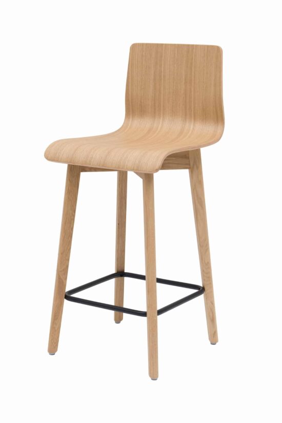 Barhocker aus Massivholz. Exklusiver hoher Esszimmerstuhl aus massivem Eichenholz. Suchen Sie Möbel für Ihre Wohnung, Ihr Restaurant oder Ihr Lokal, sind unsere Möbel die richtige Wahl. Holzmöbel, Massivholzmöbel aus dem E-Shop Gregory Möbel.