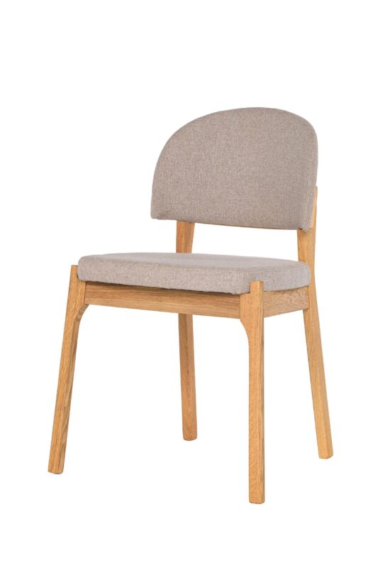 Der Polsterstuhl beige Pillar ist ein Symbol nicht nur für Komfort, sondern auch für Qualität und Eleganz. Bereiten Sie sich darauf vor, sich in dieses einzigartige Möbelstück zu verlieben, das jeden Esstisch in einen Ort verwandelt, an dem Sie so viel Zeit wie möglich verbringen möchten.