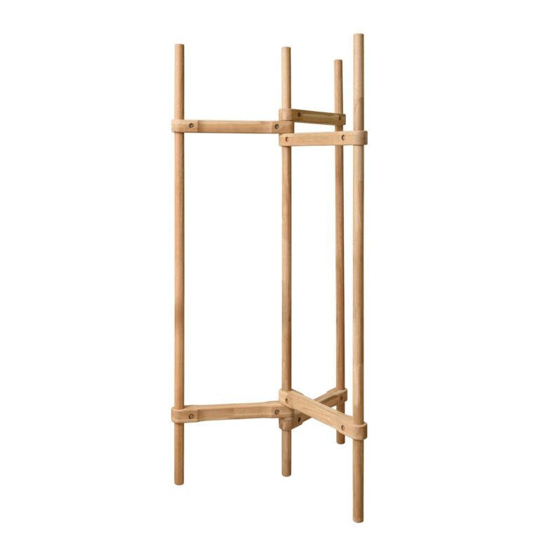Garderobe aus Massivholz für den Flur. Wenn Sie auf der Suche nach Möbel für Ihr Zuhause sind, ist unser nábytek die richtige Wahl. Holzmöbel, Massivholzmöbel aus dem E-Shop Gregory Möbel.