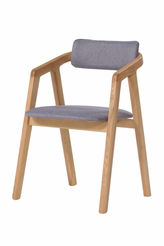 Bestellen Sie unseren Esszimmerstuhl Aksel aus Esche in grauem Stoff noch heute und genießen Sie eine neue Dimension von Komfort und Stil in Ihrem Zuhause!