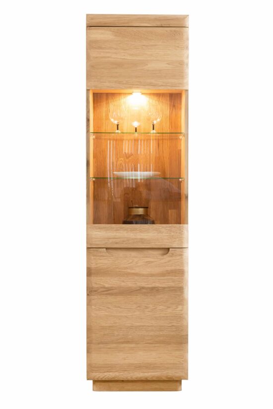 Eichenvitrine Dallas – ein perfektes Möbelstück, das durch sein elegantes Design und seine erstklassige Qualität besticht.