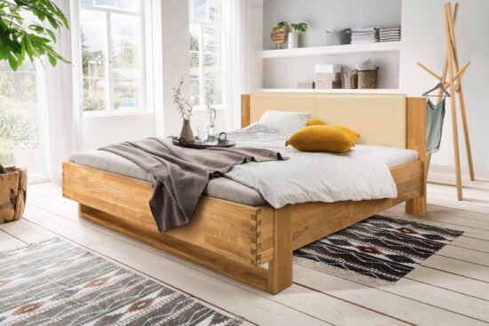 Das Eichenbett Leo ist nicht nur ein Bett, es ist eine Investition in Ihre Gesundheit. Ein Ort, an dem Sie den Alltagsstress vergessen und sich auf einen ruhigen, erholsamen Schlaf freuen können.
