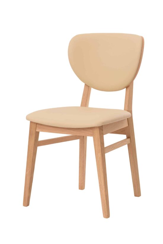 Der Holzstuhl Barcelona mit beigem Kunstleder ist mehr als nur eine Sitzgelegenheit - er ist ein Design-Schmuckstück, das einen Hauch von skandinavischer Eleganz in Ihr Zuhause bringt.