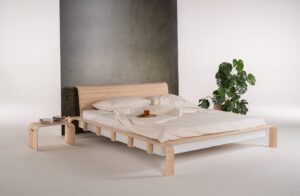 Das Designerbett Konstanz vereint hochwertige Materialien und luxuriöses Design und ist damit die ideale Wahl für alle, die nach Funktionalität und Eleganz für ihr Zuhause suchen.