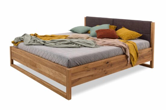 Das Ehebett aus Massivholz 180×200 Zara ist so gestaltet, dass es nicht nur Komfort bietet, sondern auch Ihre Schlafzimmerästhetik bereichert.