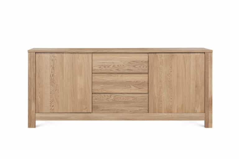 Holzkommode Aura aus Eiche - ein Meisterwerk der Möbel, das zeitlose Eleganz mit praktischem Stauraum verbindet.