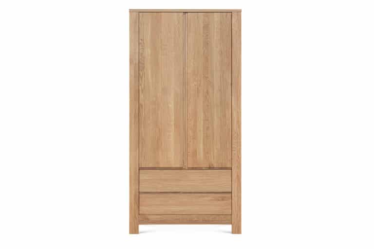 Der Aura Schrank aus massiver Eiche ist aus hochwertigem Material gefertigt, das eine lange Lebensdauer und ein ästhetisches Aussehen garantiert.