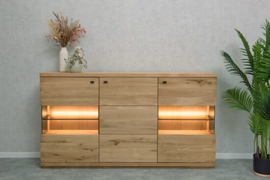 Die Wohntruhe Piemont 09 ist nicht nur ein praktisches und funktionelles Möbelstück, sondern auch ein Designelement mit modernen Elementen.