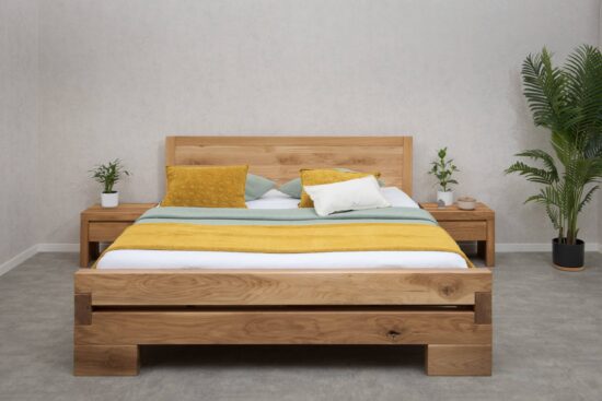 Das luxuriöse Bett Natali wird aus hochwertigem massivem Eichenholz gefertigt, was bedeutet, dass Sie sich auf seine Festigkeit und Stabilität verlassen können.
