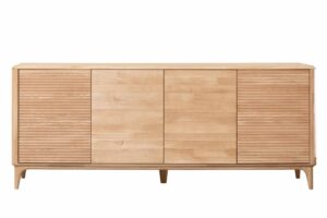 Die Massivholz-Kommode Stockholm 4 passt perfekt in jedes Interieur, wird zu einem unübersehbaren Teil Ihres Zuhauses und verleiht Ihrem Heim einen einzigartigen Stil und Eleganz.