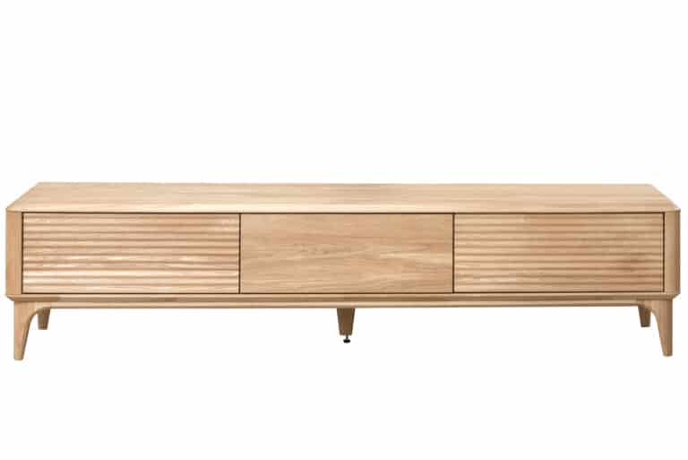 Zögern Sie nicht und holen Sie sich dieses prächtige Möbelstück, das Ihr Zuhause auf eine neue Ebene der Eleganz heben wird. TV-Kommode Stockholm 3 – eine Investition, die sich für Sie auszahlt.