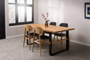 Esszimmer-Set: Tisch Bergen + Stühle Verde schwarzes Kunstleder: Verleihen Sie Ihrem Esszimmer einen Hauch von Luxus, Eleganz und zeitlosem Design.