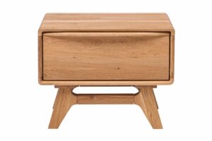 Der Bara Nachttisch aus Massivholz mit praktischer Soft-Close-Schublade ist eine ideale Ergänzung nicht nur zum Bara Bett, sondern auch zu anderen Modellen und Elementen der gleichen Kollektion.