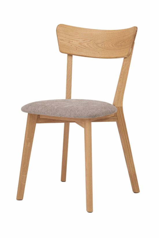 Der Eichenstuhl Diana mit brauner Polsterung bringt Wärme, Ruhe und zeitlose Eleganz in Ihr Interieur. Die Kombination aus massiver Eiche und einer bequemen Polstersitzfläche garantiert Komfort und Langlebigkeit. Die ideale Wahl für ein gemütliches Zuhause, in dem Qualität und natürlicher Stil die Hauptrolle spielen.