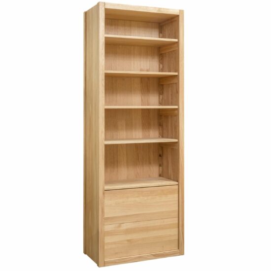 Das massive Bücherregal aus Eiche Funny 11 bringt natürliche Eleganz und zeitlosen Stil in Ihr Interieur. Dank variabler Regalböden und praktischer Schubladen mit Tip-on-System bietet es die perfekte Kombination aus Design und Funktionalität. Echtes, mit Borma Wachs geöltes Eichenholz garantiert eine lange Lebensdauer und ein einzigartiges Aussehen jedes Stücks.
