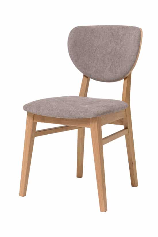 Der Holzstuhl Barcelona verbindet die Schönheit massiver Eiche mit einer eleganten braunen Polsterung, die Ihrem Zuhause Wärme und zeitlosen Stil verleiht. Die bequeme Polstersitzfläche und die ergonomische Lehne sorgen für angenehmes Sitzen, während die robuste Eichenkonstruktion Stabilität garantiert.